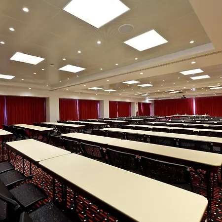 Отель Mercure Centro 4*